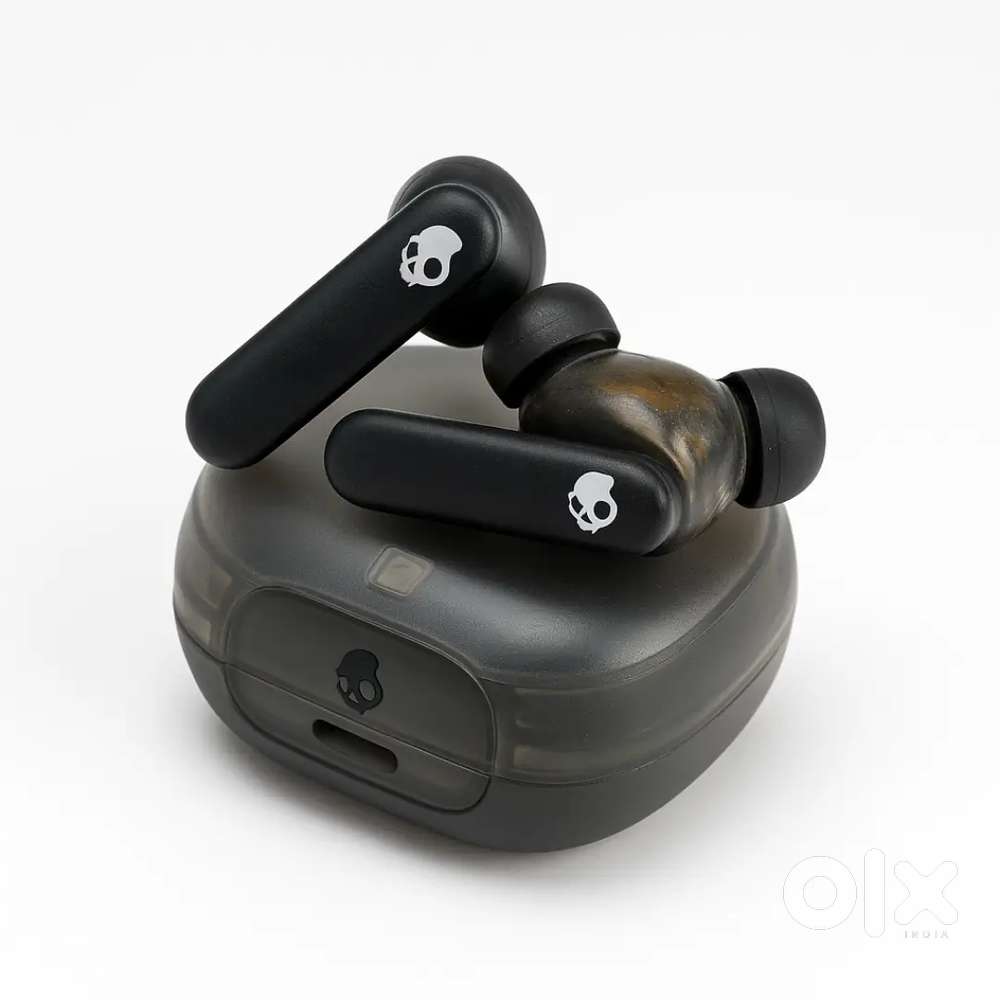 (Original Price 8000Rs) Skullcandy Smoking Earbuds Transparent Color