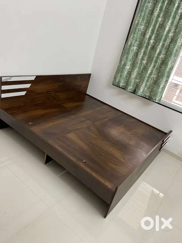 BRAND NEW NON STORAGE BED 5*6