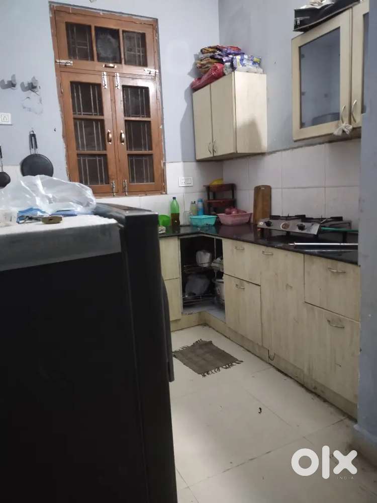 Girls flatmate needed for 2bhk flat 1 room is available