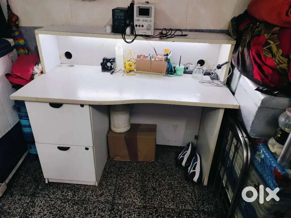 Computer table, counter