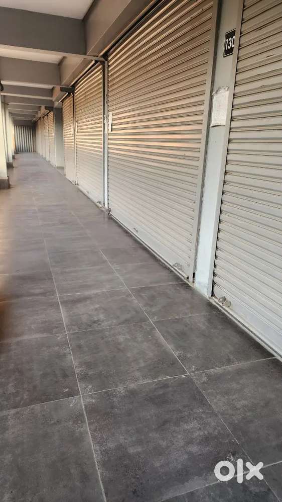 4 shops for Rent 300*4