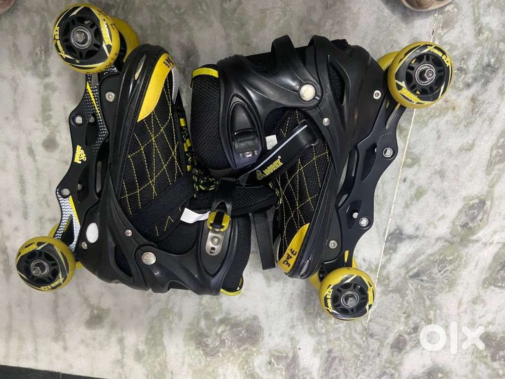 Adjustable inline skates for boys & girls of the age group (6-12)