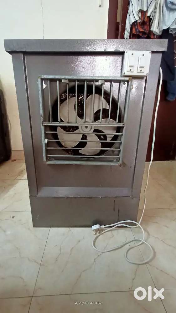 Manual operated cooler