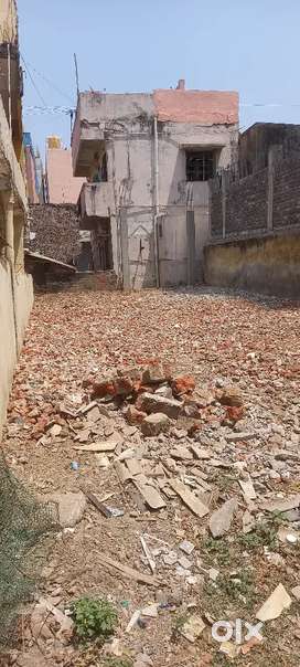 1000 sqft empty land for rents. You can use it for commercial