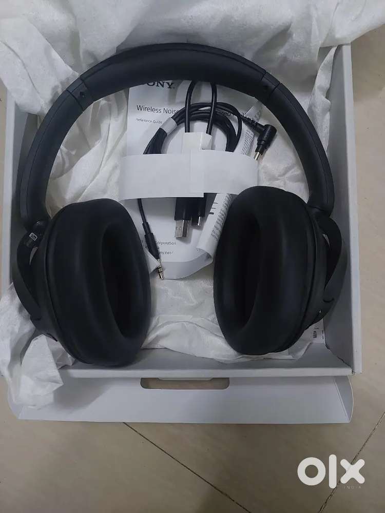 SONY WH-CH720N headphones