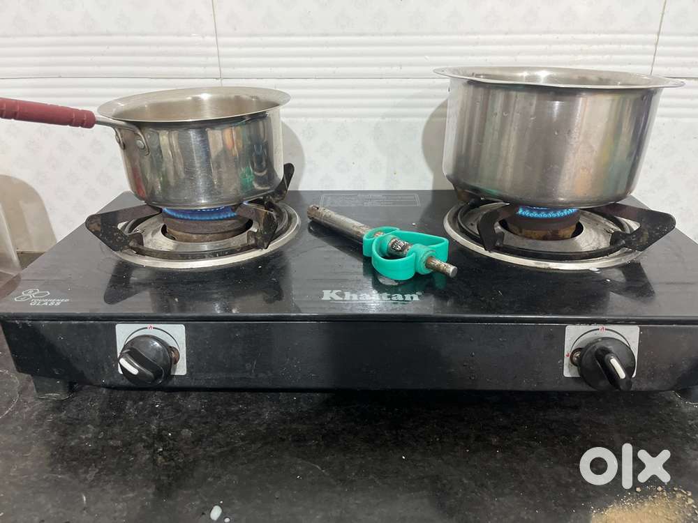 Gas stove with 2 burner