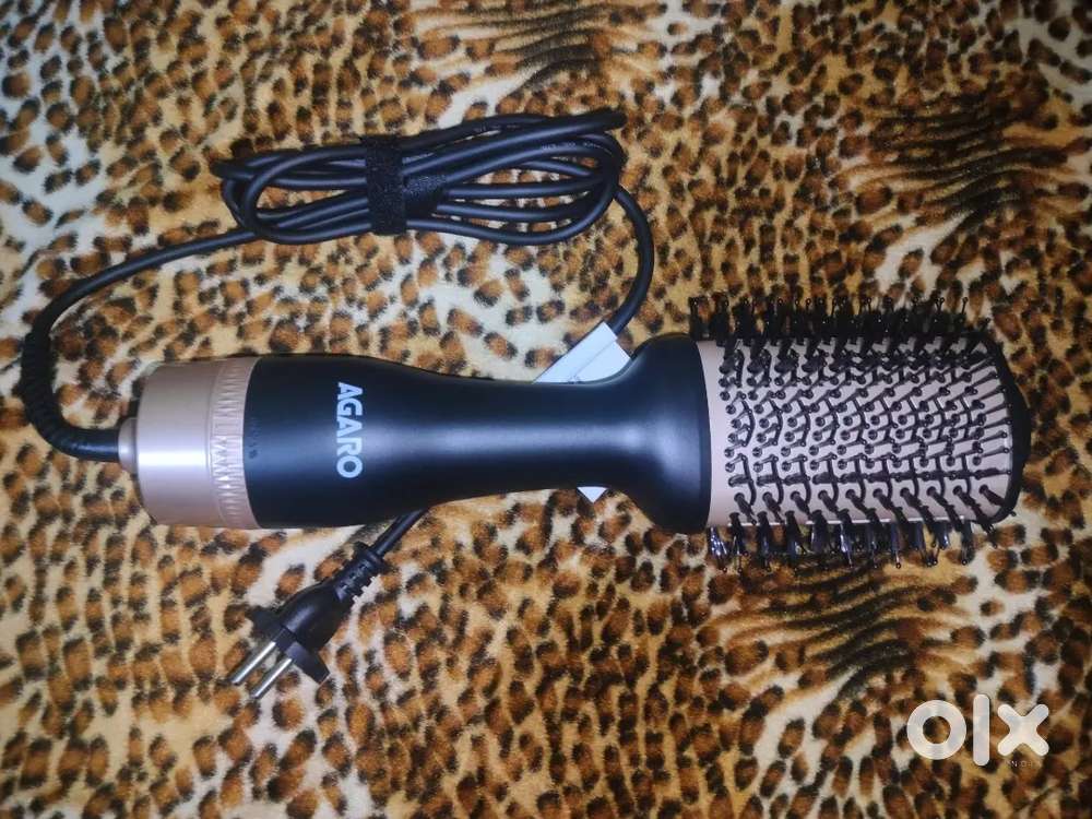 Agaro Hair dryer and volumizer brush