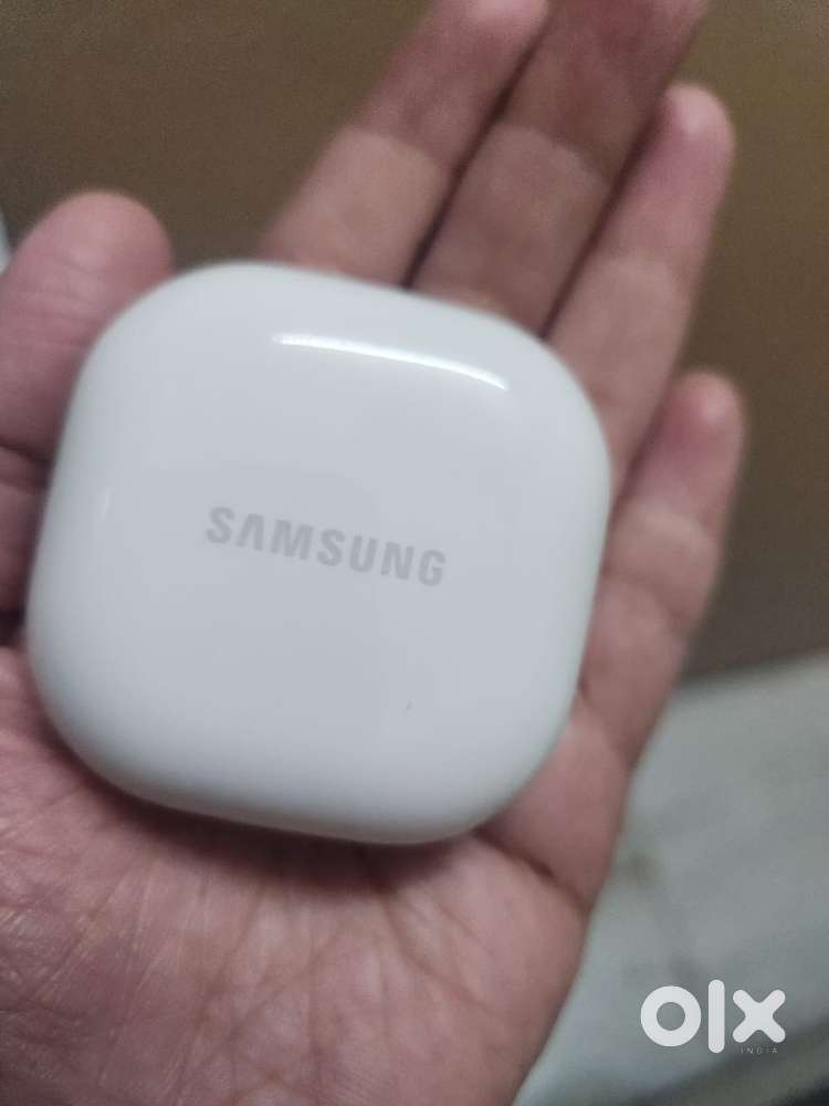 Samsung Bluetooth Earbuds
