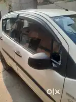 A family used car. A1 condition car for family use