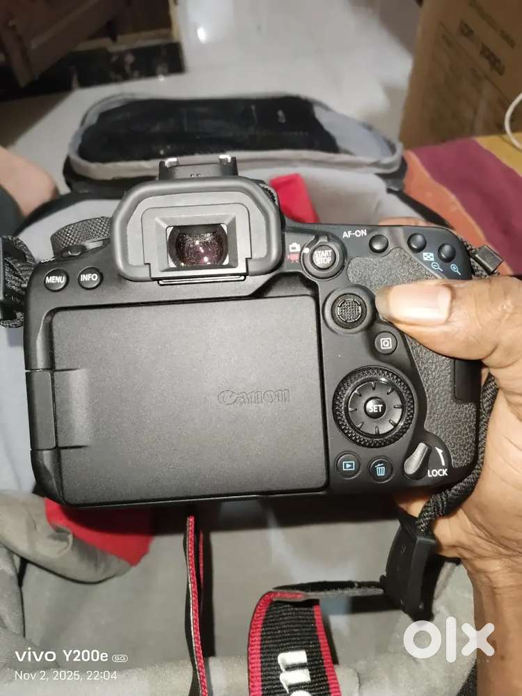 Canon EOS 90D