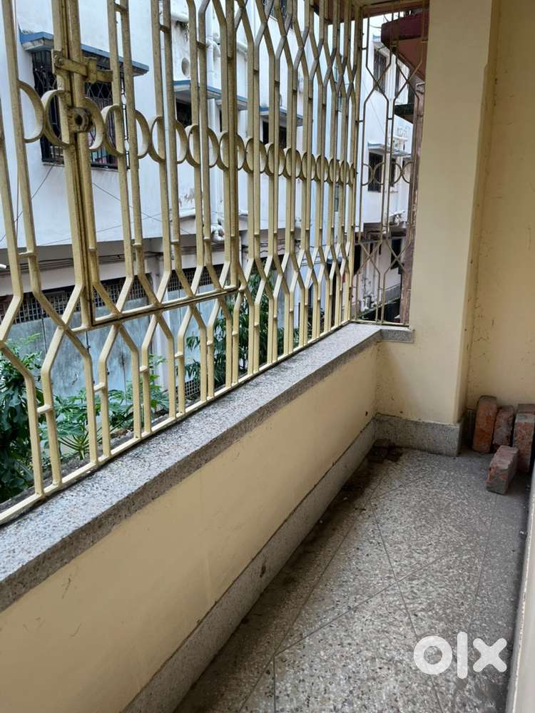 Semi furnished flat in satgachi baguihati area