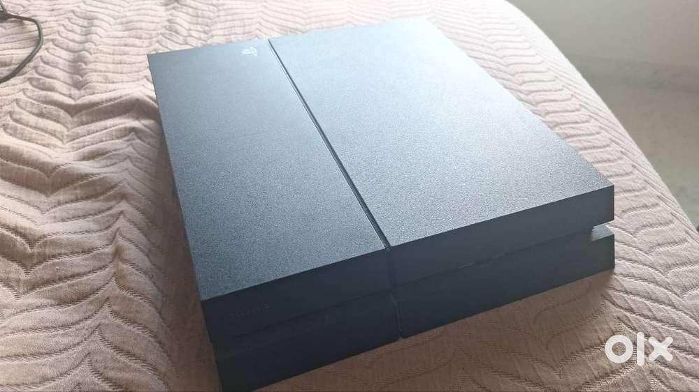 Sony PS4 1TB + 12 games