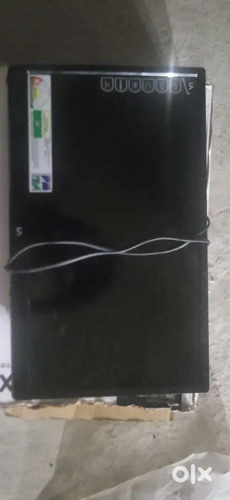 LA led tv  50 centimeter + junior dj tower