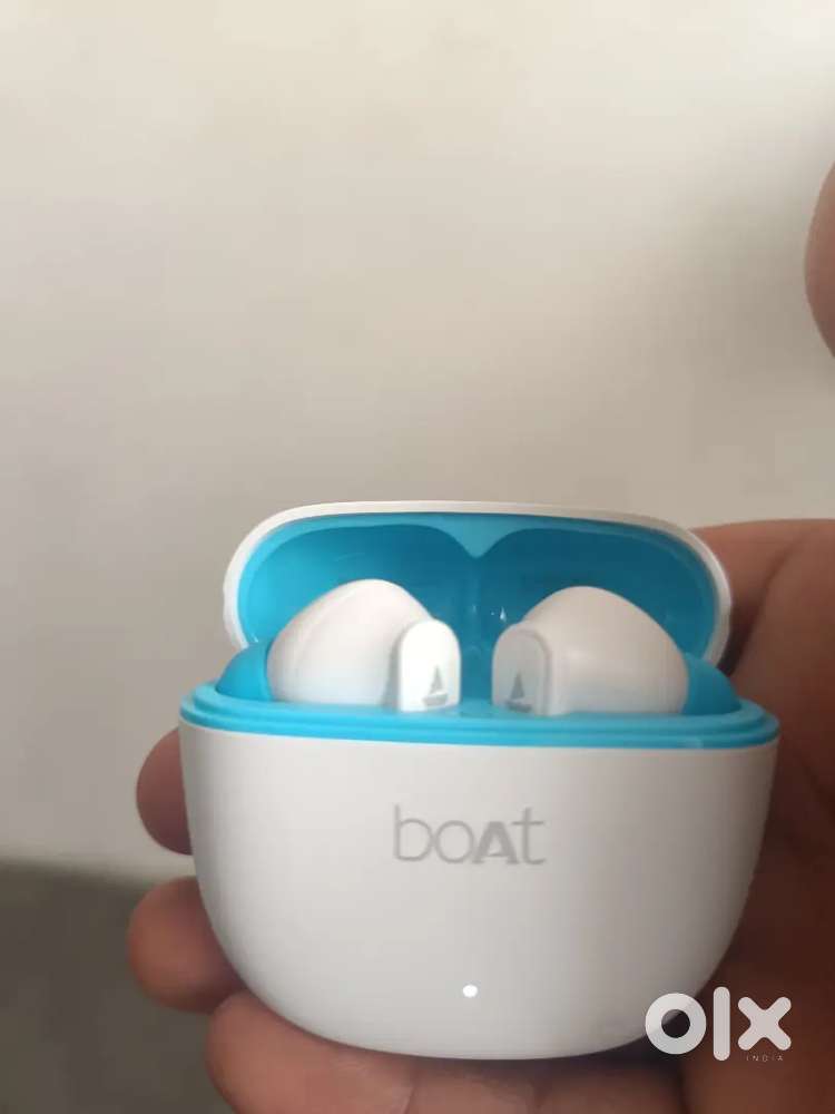 BoAt Airpods 115. Online price 2,100 just open box