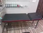 ब्यूटी पार्लर के लिए उपयोगी फेशियल बेड बेचना है