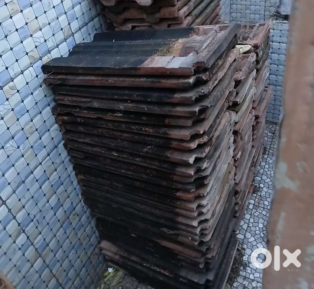 Double clay groove roof tile