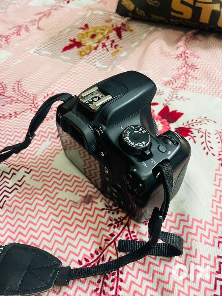 Cannon D-1200 Camera