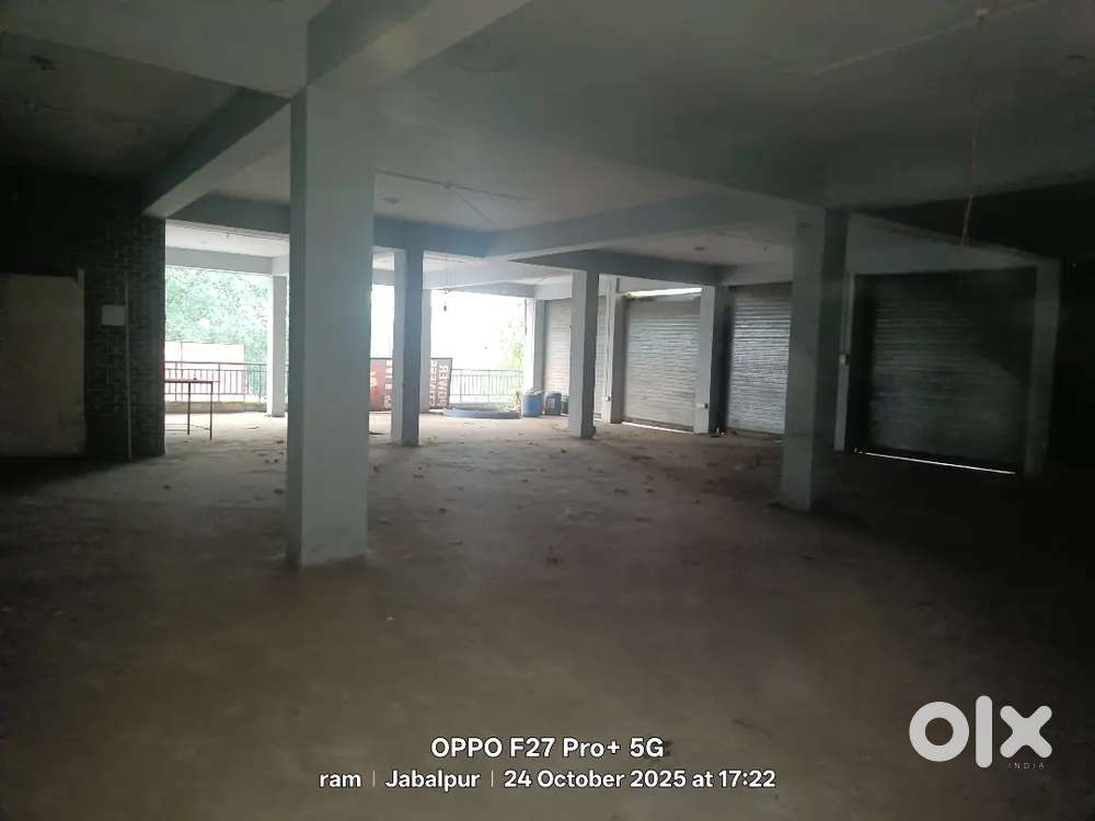 Bilhari main road me hall rent par dena h office, gym, cafe,spa,and al