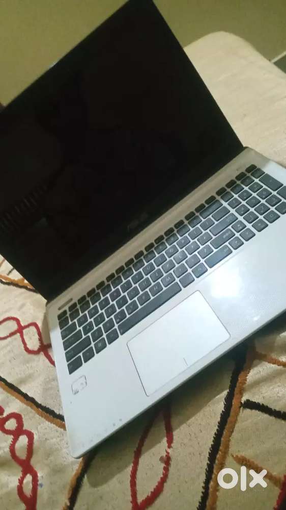 Selling my old asus laptop in 4500 only all working condition