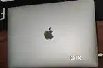 Apple Macbook pro 13 inch ,,retina display, touch bar and fingerprint