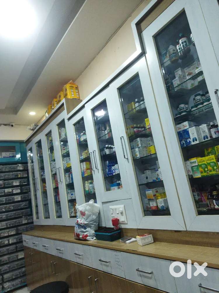 Salesperson for chemist shop