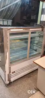 Bakery counter