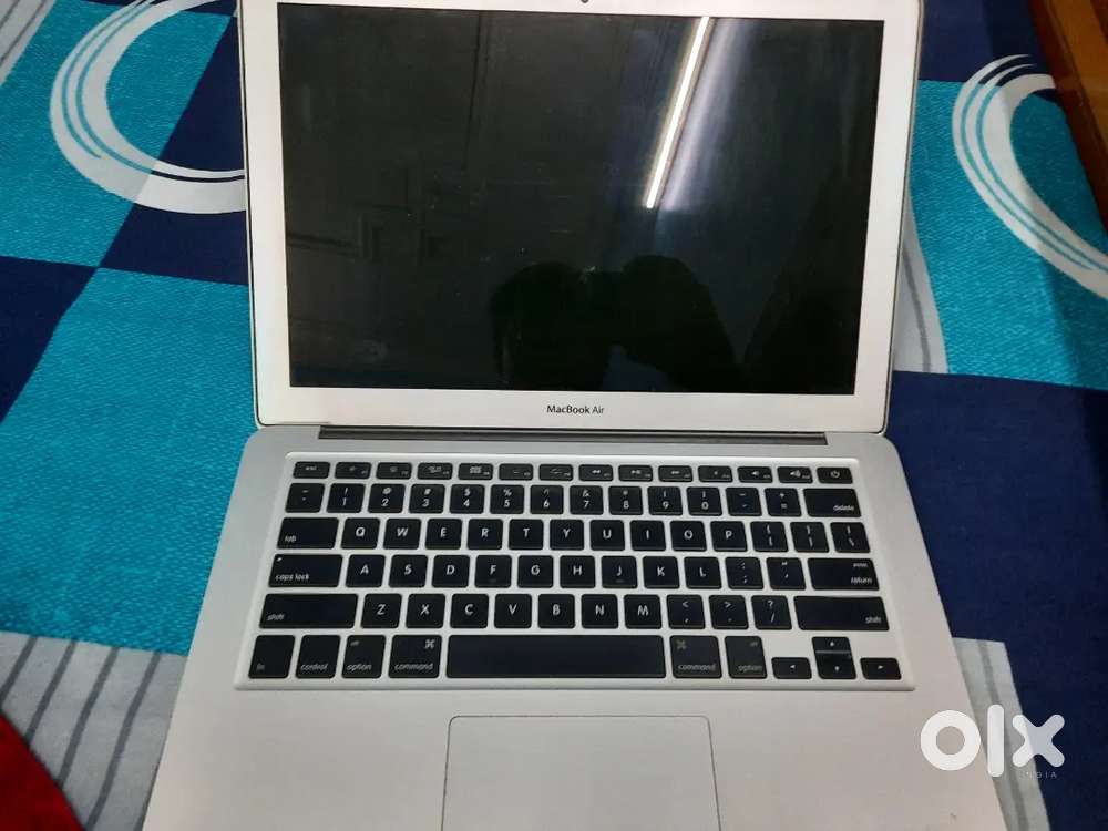 MacBook Air model A1466