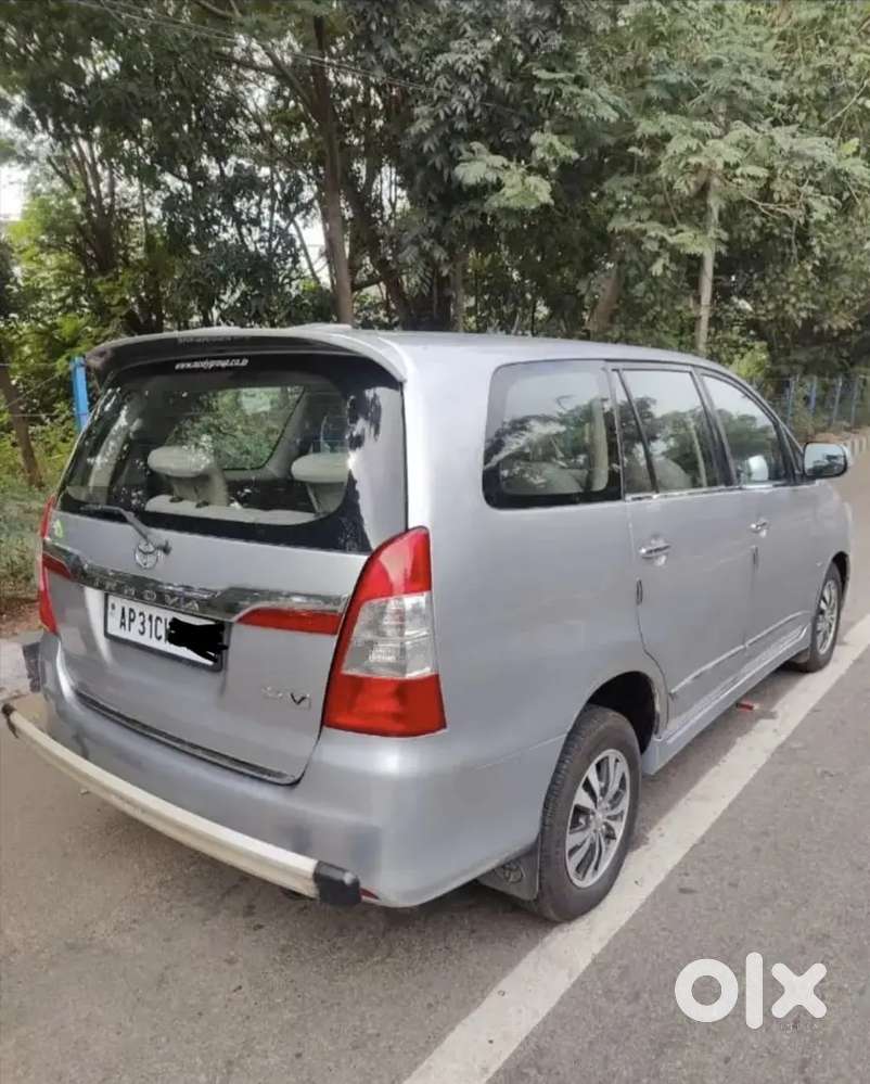 Innova 2015 model V version