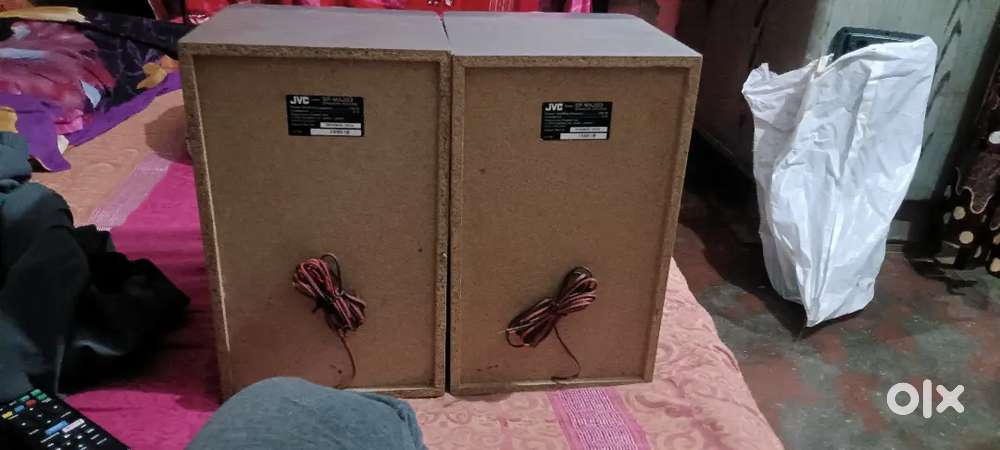 Sony (10 inches 8ohms) 3 way  bookshelf speaker vintage