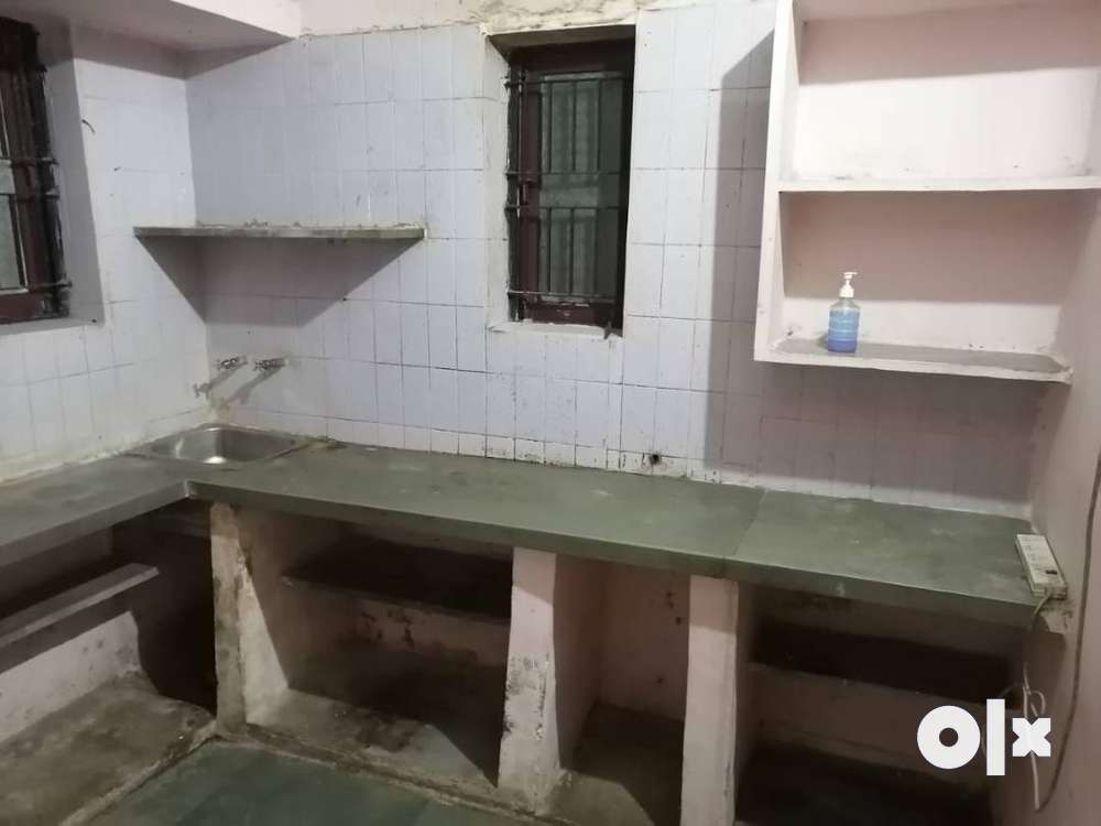 Ground floor To LET for rent (2room, Kitchen,bath,looby) Gandhinagar