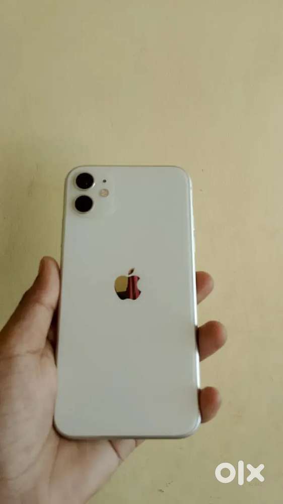 I phone 11 white 64gb