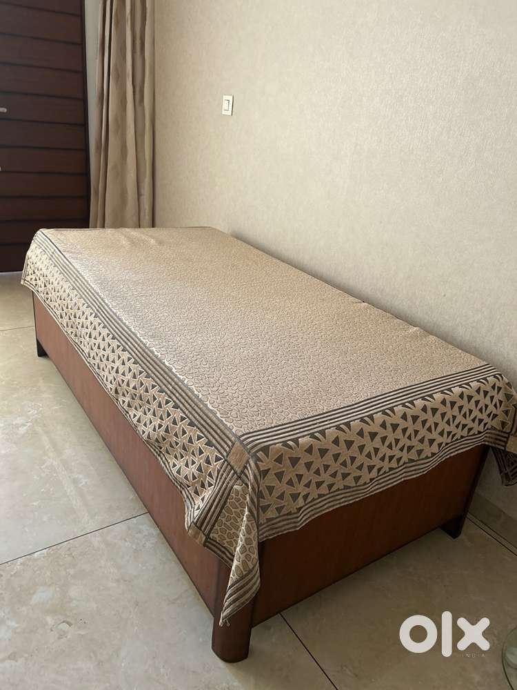 Sofa set, table , deevaan(small bed)