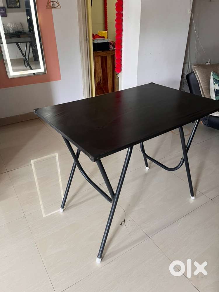 Foldable study table for sale