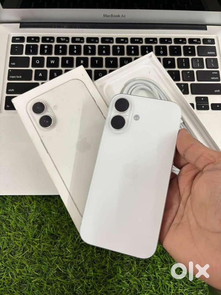 Selling My Twenty Days Old iPhone 16, Brand New Condition, Urgent Sale