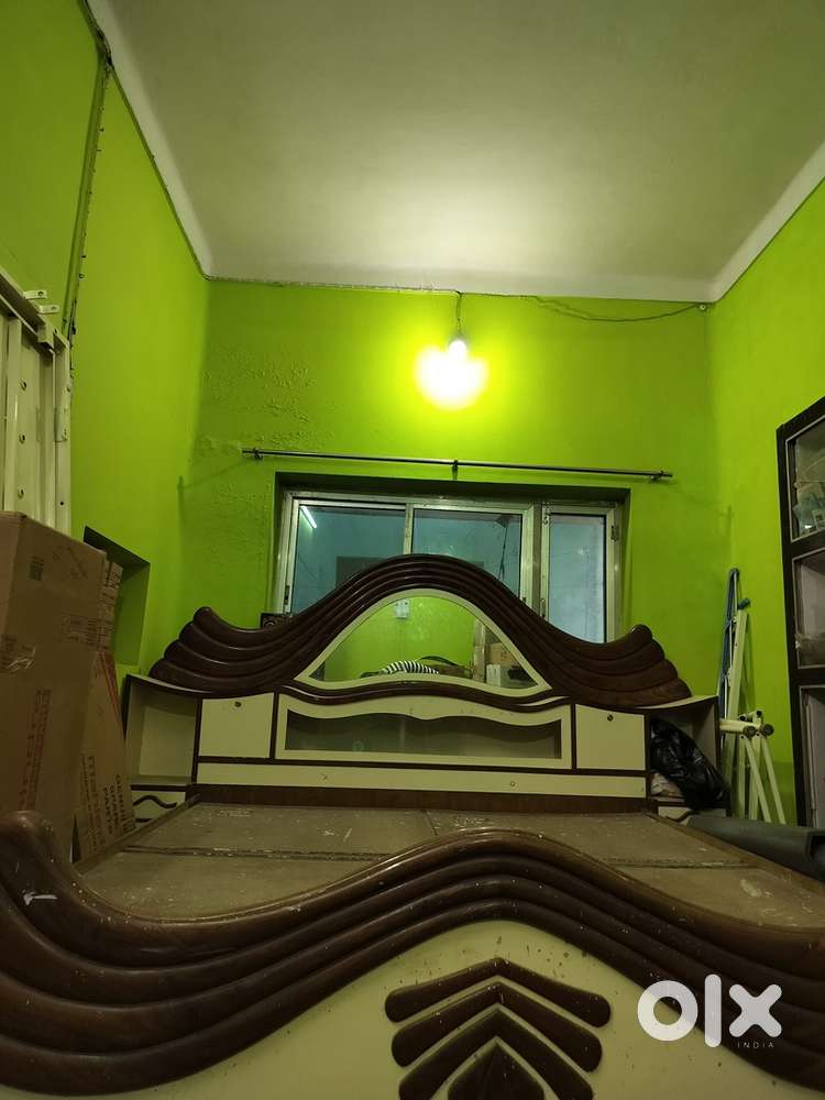 Bed and dressing set