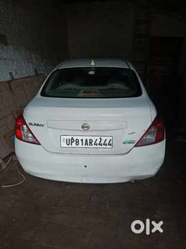 Nissan Sunny 2012