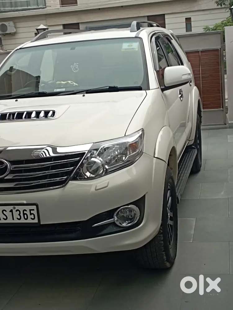 Toyota fortuner 2014 top model(company record original)