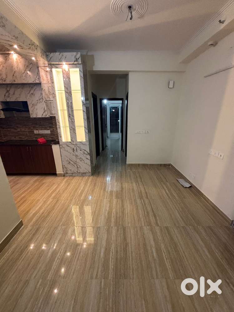 Required Female Flatmate