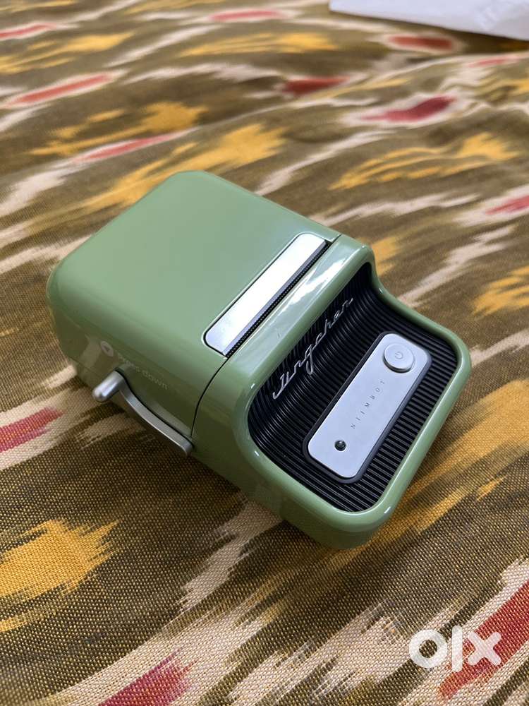 NIIMBOT B21 Label maker