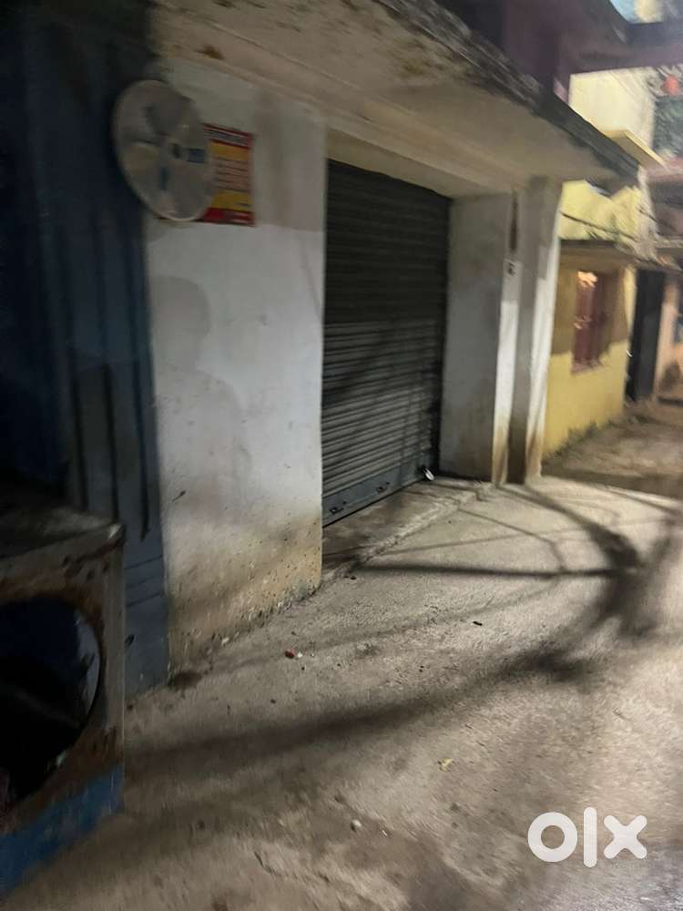 Multiple commercial shops available for rent by owner in prime locatio