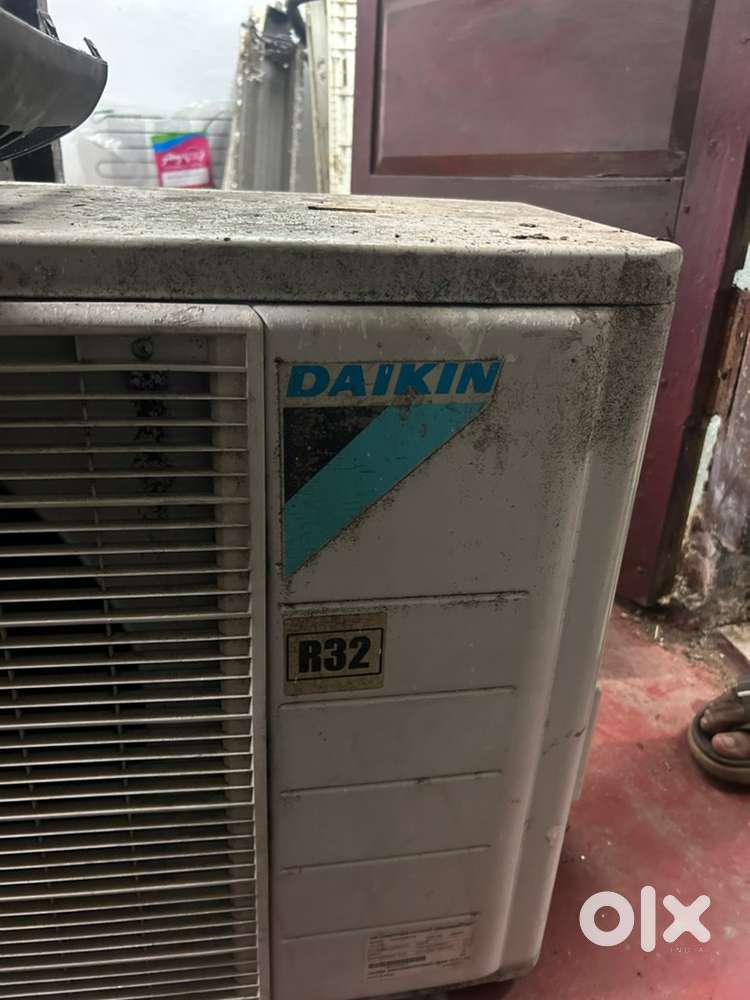 Daikin 1 ton ac 6 months warranty