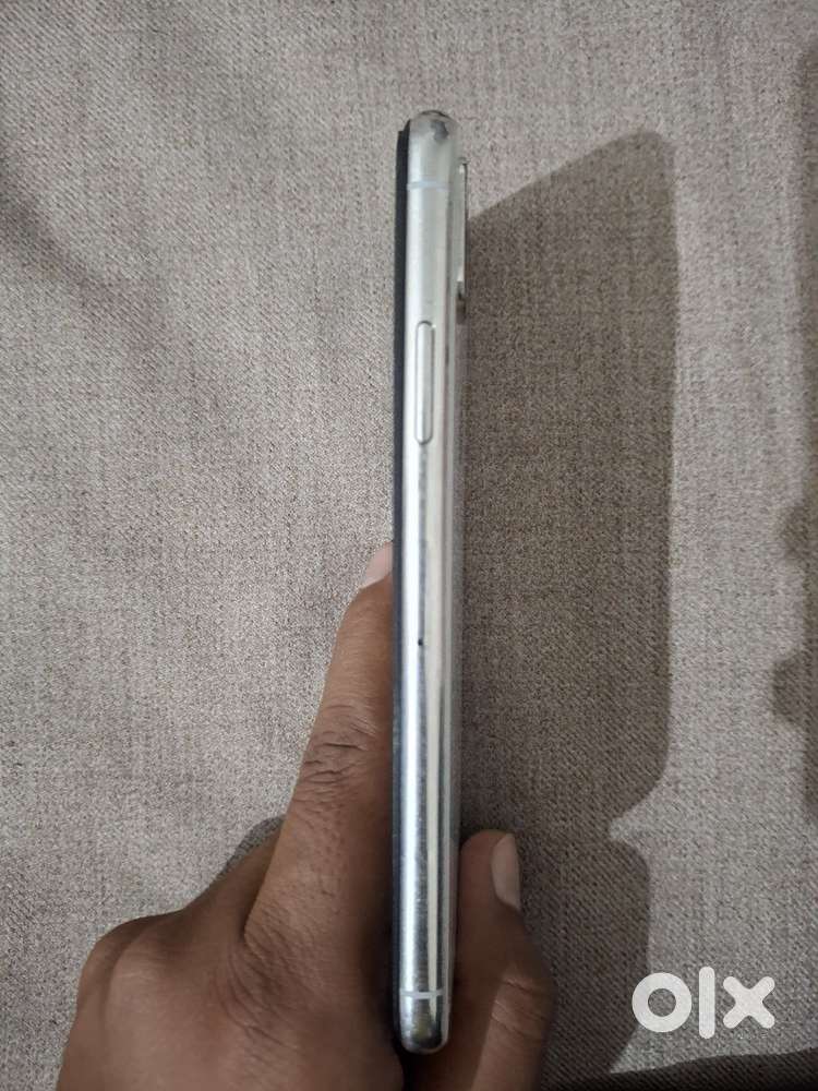 iPhone XS (white)
