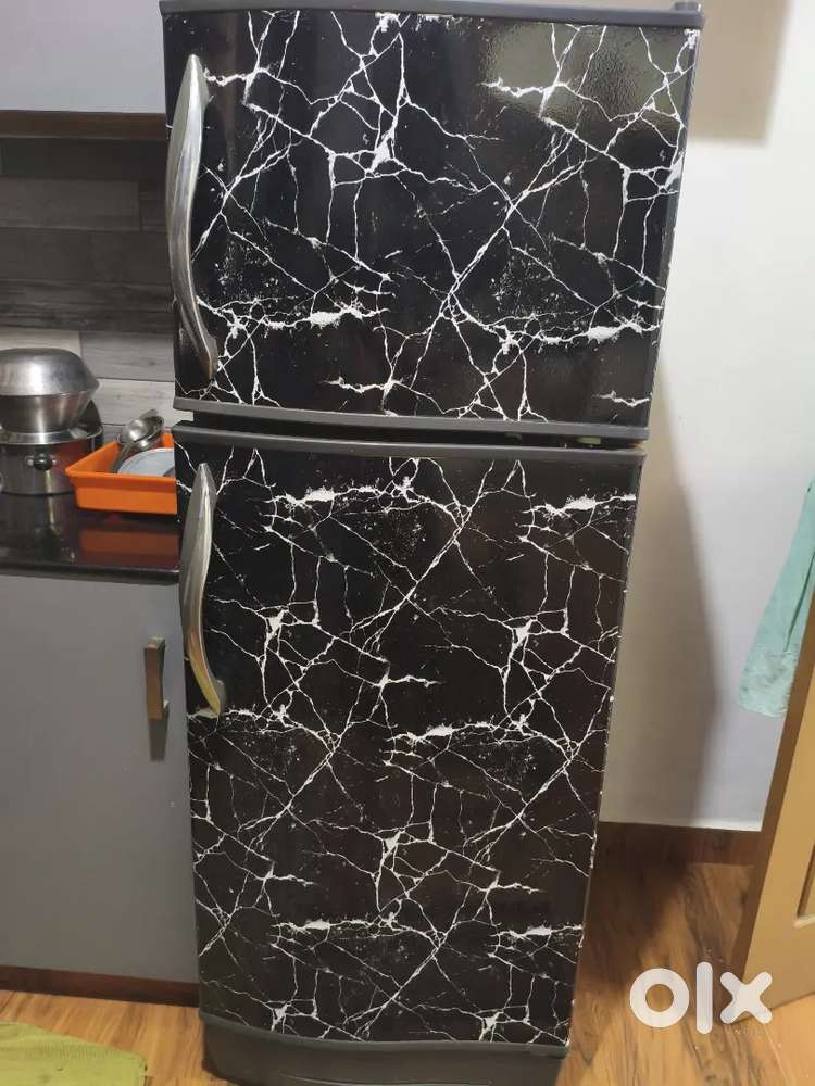 Fridge for sale no complent