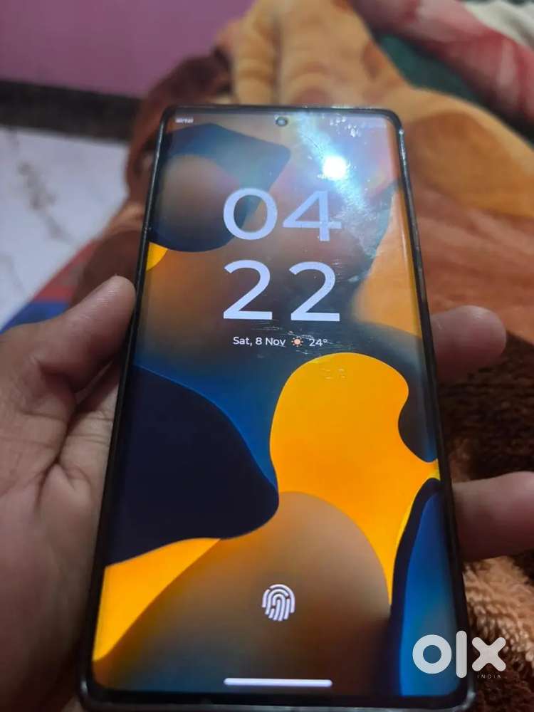 Motorola g85 5g  8/128 mint condition 2.5 month old with all accries