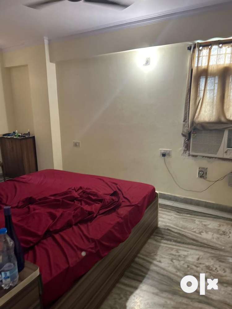 Need a male roomate in 2 bhk furnished flat