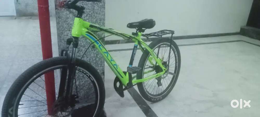 But both brake is break and few scratches and handle grip not and disc