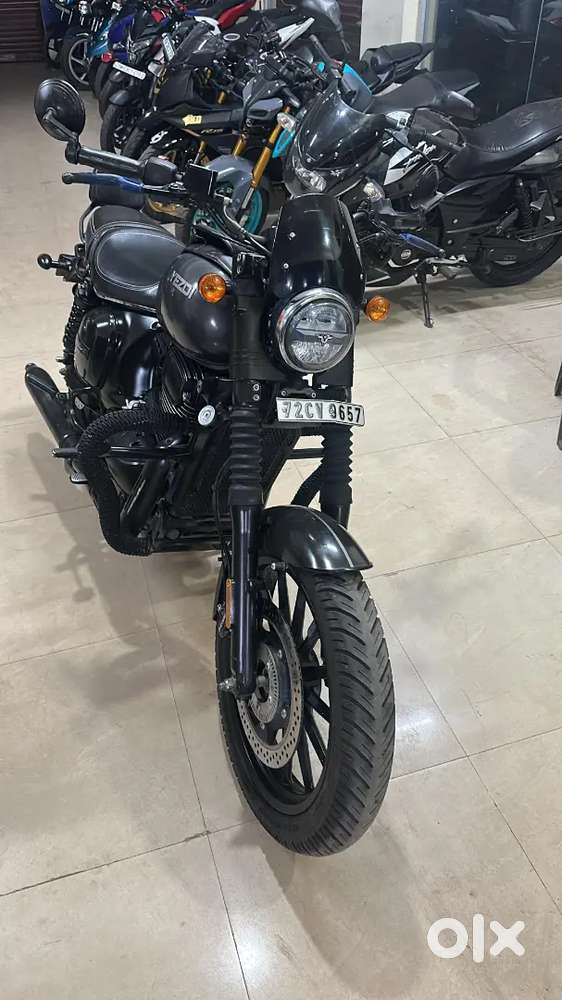 Yezdi Roadster single owner company maintained