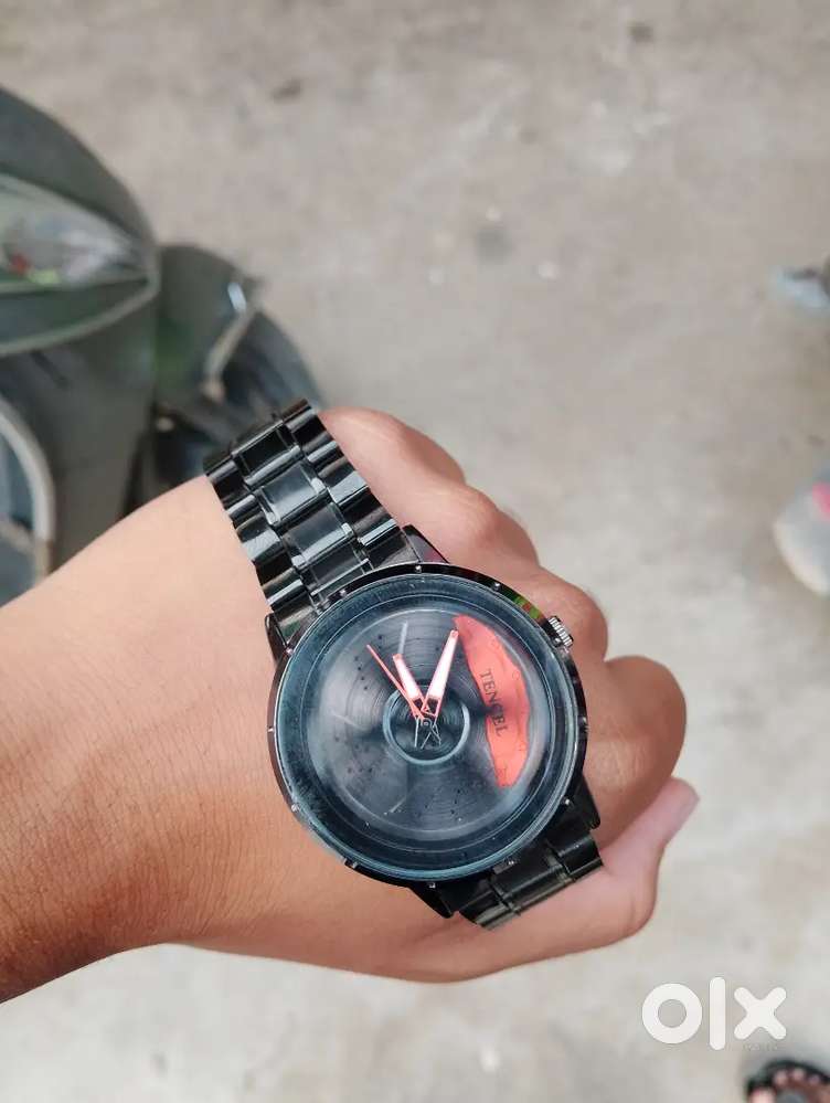 Wheel spin watch