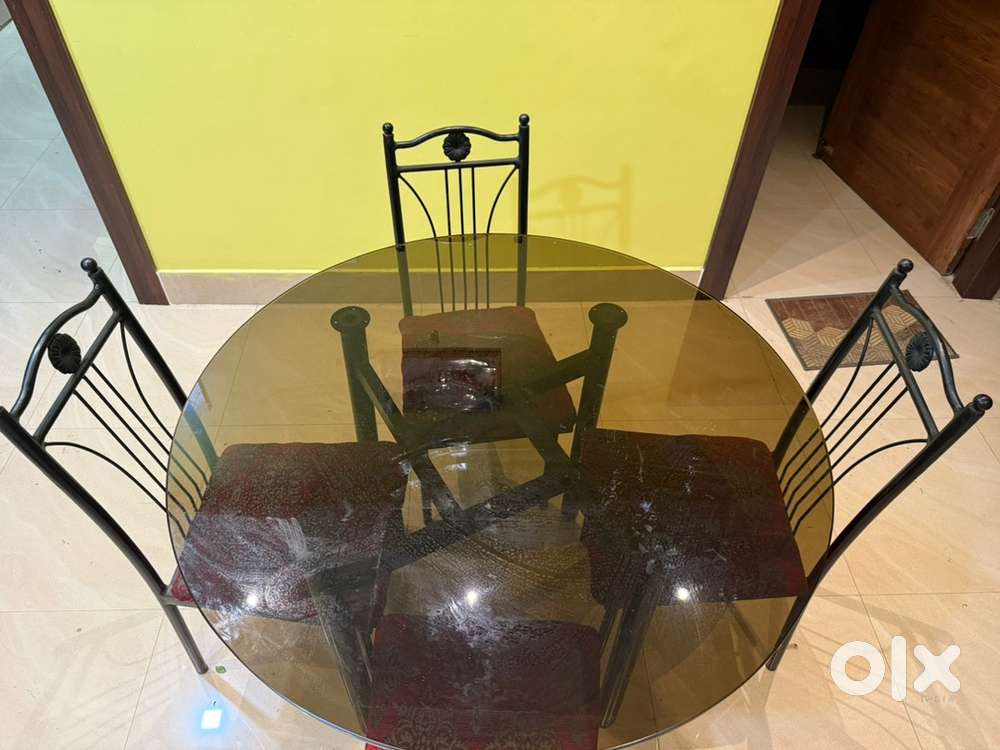 4-Seater Glass dinning table set(Height 2ft8inch, Diameter 3.75ft)