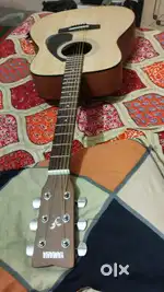 Urgent Selling My Yamaha F280 Acoustic Guitar